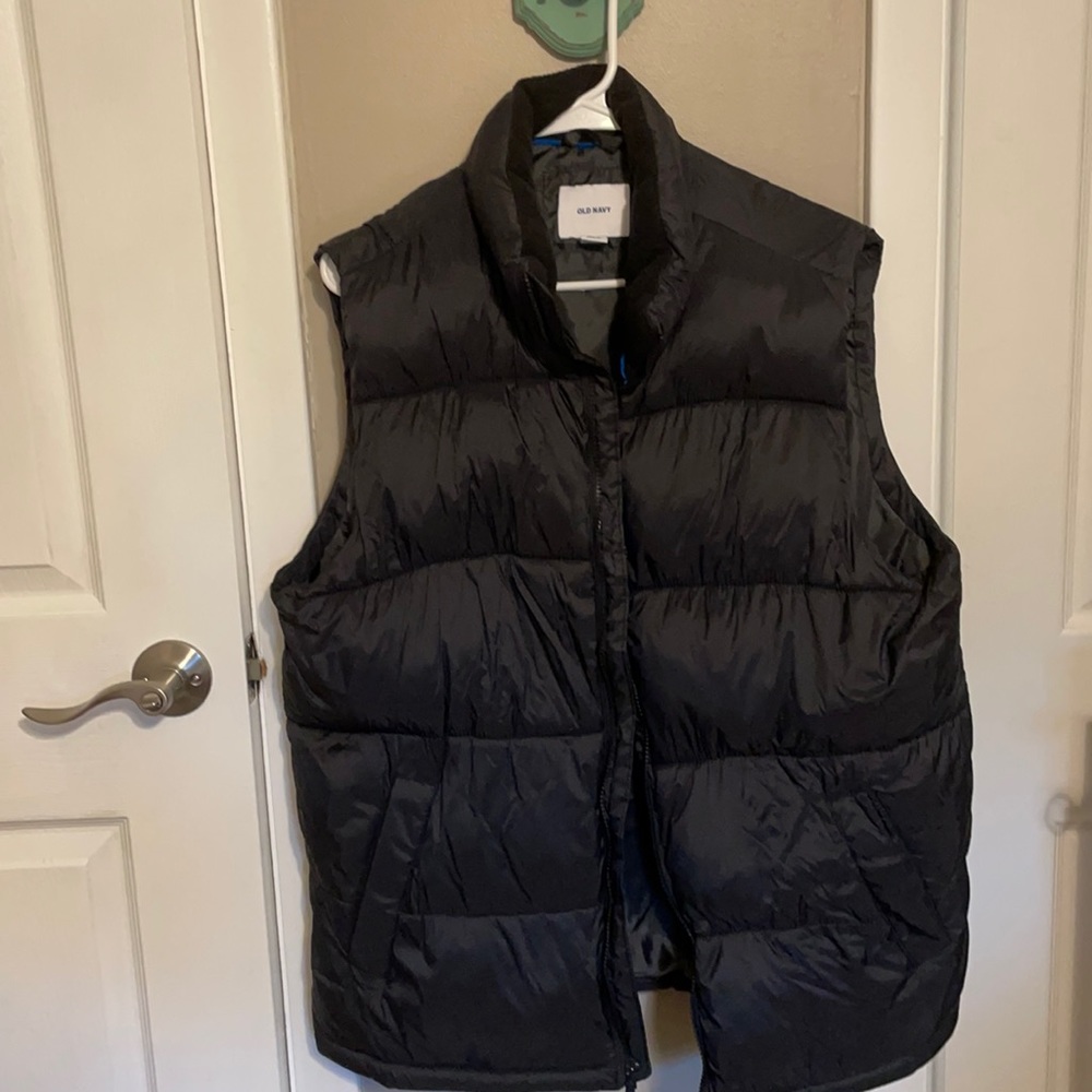 Mens old navy puffer vest, large, black